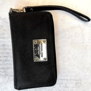 Michael Kors Black Leather Wallet/Wristlet. 
Great Condition.